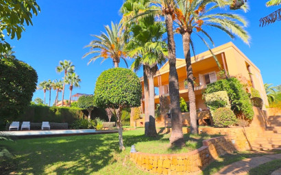 Resale - Villa -
Benidorm - Urbanizaciones