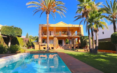 Resale - Villa -
Benidorm - Urbanizaciones