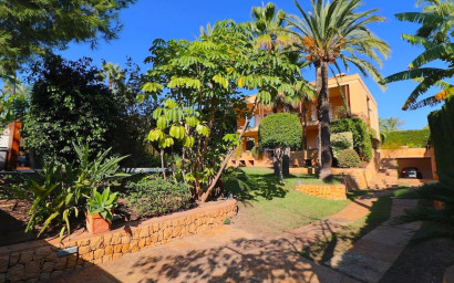 Resale - Villa -
Benidorm - Urbanizaciones