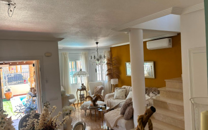 Revente - Villa -
El Raso - Guardamar del Segura