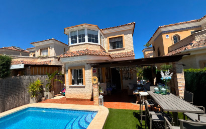 Revente - Villa -
El Raso - Guardamar del Segura