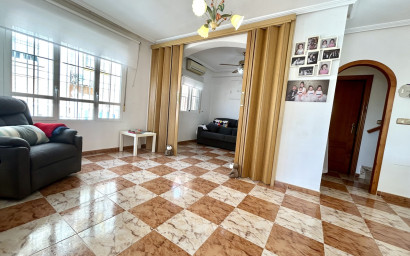 Revente - Maison mitoyenne -
Cabo Roig