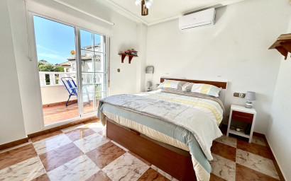Revente - Maison mitoyenne -
Cabo Roig