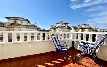 Revente - Maison mitoyenne -
Cabo Roig