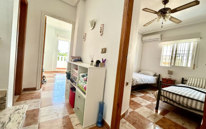 Revente - Maison mitoyenne -
Cabo Roig