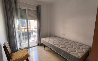 Herverkoop - Plat -
Pinoso - Inland