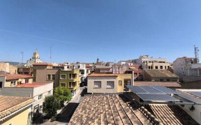 Herverkoop - Plat -
Pinoso - Inland