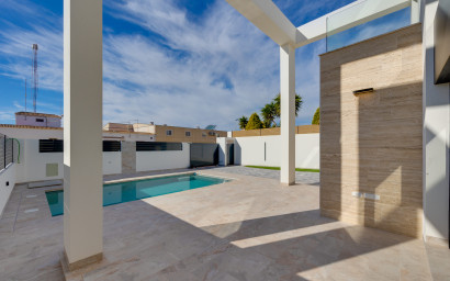 Nouvelle construction - Villa -
Torrevieja