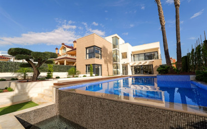 Nouvelle construction - Villa -
Torrevieja