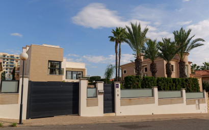Nouvelle construction - Villa -
Torrevieja