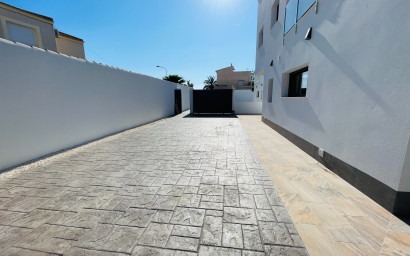 New Build - Villa -
Torrevieja