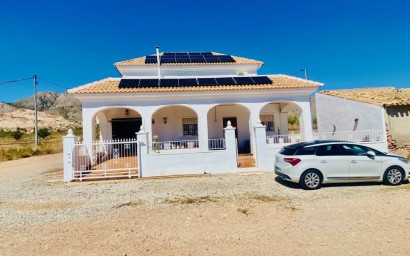 Herverkoop - Villa -
Macisvenda
