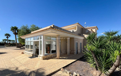 Revente - Villa -
Hondón de las Nieves - HONDON DE LAS NIEVES