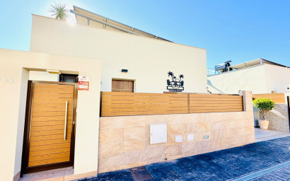 Herverkoop - Herenhuis -
Los Montesinos - La Herada
