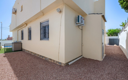 Revente - Villa -
Ciudad Quesada - Center