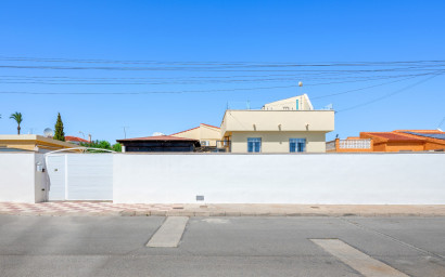 Revente - Villa -
Ciudad Quesada - Center