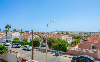 Revente - Villa -
Ciudad Quesada - Center