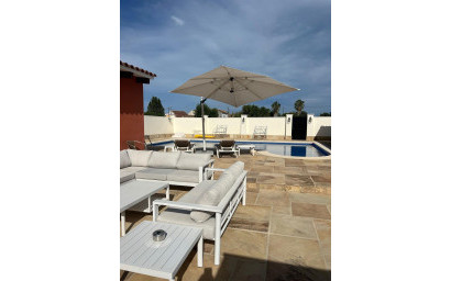 Resale - Villa -
Heredades