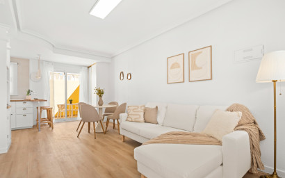 Resale - Townhouse -
Villamartín