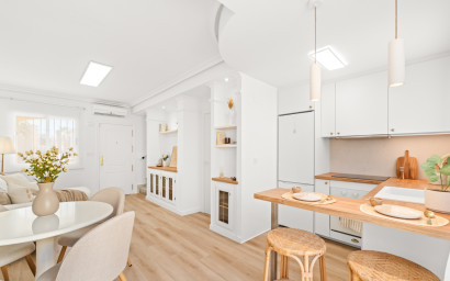 Resale - Townhouse -
Villamartín