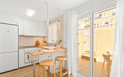 Resale - Townhouse -
Villamartín