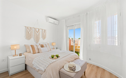 Resale - Townhouse -
Villamartín