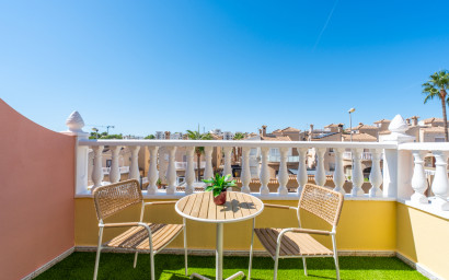 Resale - Townhouse -
Villamartín