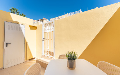 Resale - Townhouse -
Villamartín