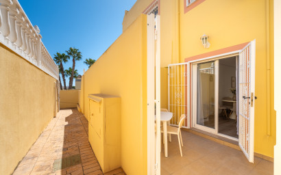 Resale - Townhouse -
Villamartín