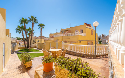 Resale - Townhouse -
Villamartín