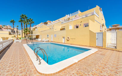 Resale - Townhouse -
Villamartín