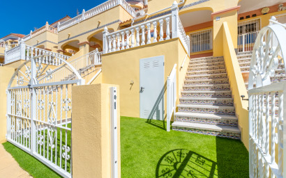 Resale - Townhouse -
Villamartín