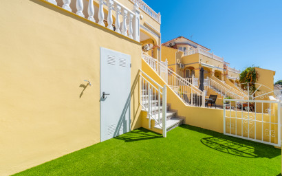 Resale - Townhouse -
Villamartín
