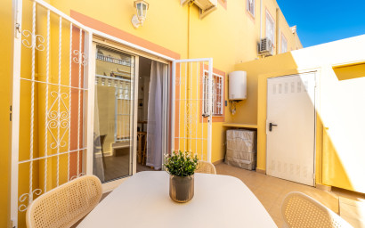 Resale - Townhouse -
Villamartín