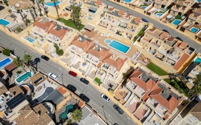 Resale - Townhouse -
Villamartín
