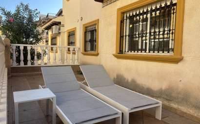 Revente - Maison mitoyenne -
La Zenia