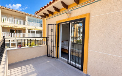 Revente - Maison mitoyenne -
La Zenia