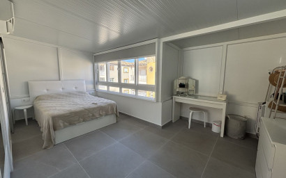 Revente - Maison mitoyenne -
La Zenia