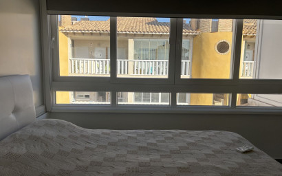 Revente - Maison mitoyenne -
La Zenia