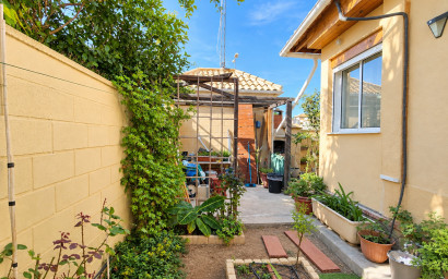 Resale - Townhouse -
Ciudad Quesada