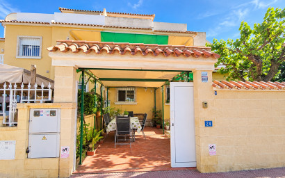 Resale - Townhouse -
Ciudad Quesada