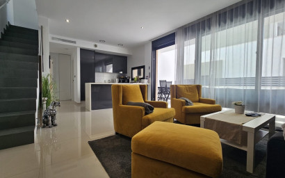 Resale - Villa -
Villamartín