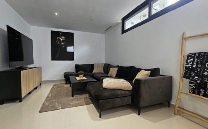 Resale - Villa -
Villamartín