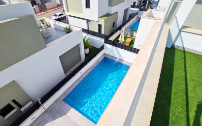 Resale - Villa -
Villamartín