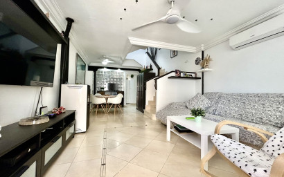 Revente - Maison mitoyenne -
Formentera del Segura