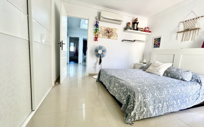 Revente - Maison mitoyenne -
Formentera del Segura