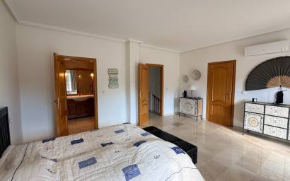 Revente - Villa -
Hondón de las Nieves