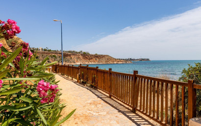 Herverkoop - Villa -
Orihuela Costa - Lomas de Don Juan