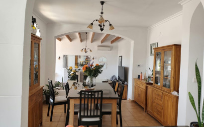 Revente - Maison de campagne -
Mon&oacute;var - Monovar
