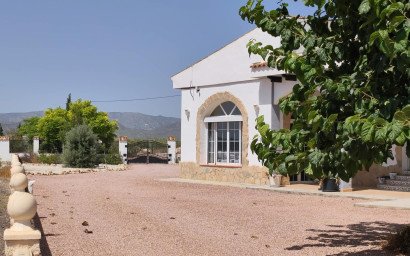 Revente - Maison de campagne -
Mon&oacute;var - Monovar